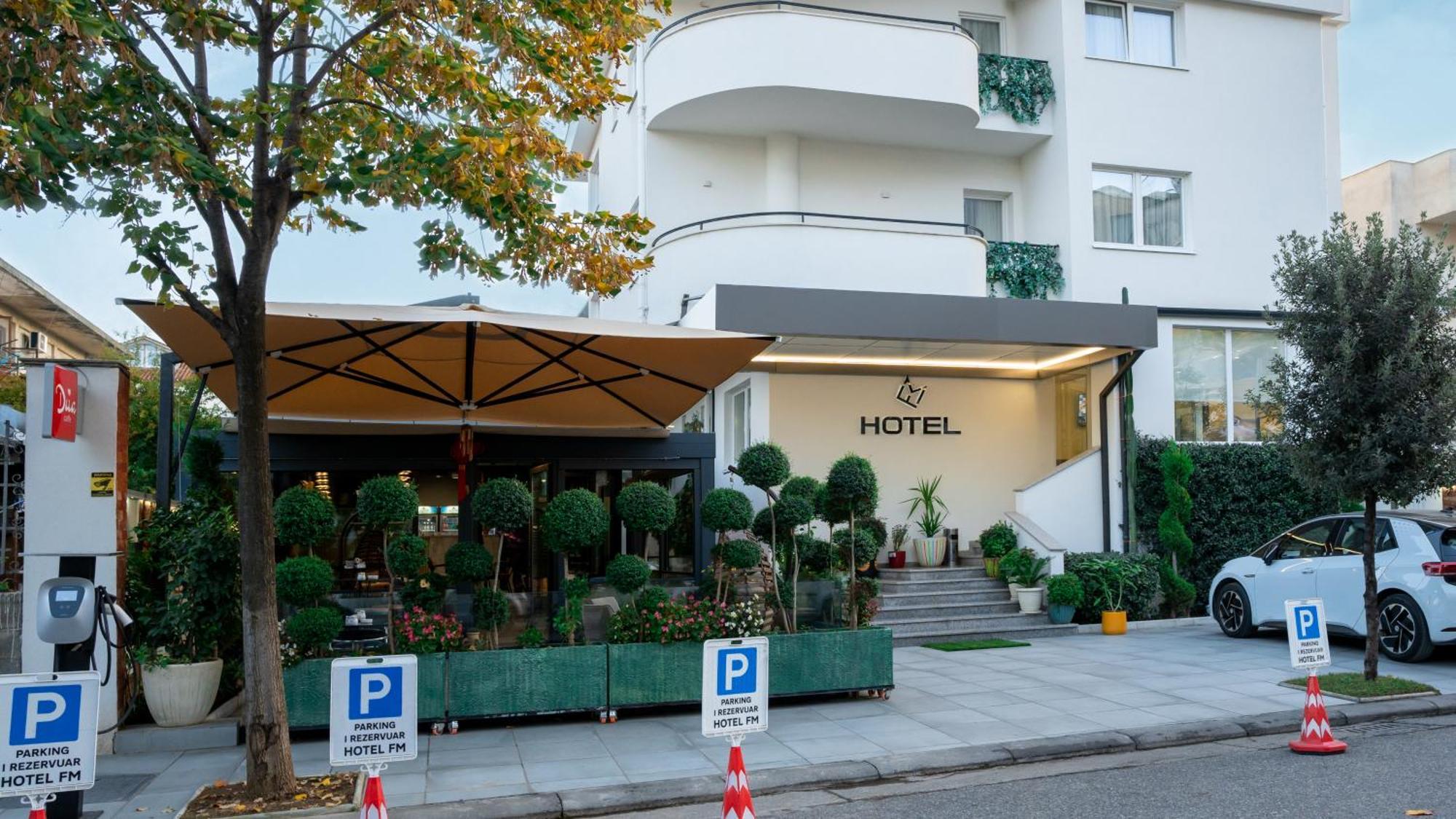 F&M Hotel 2 ティラナ エクステリア 写真